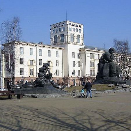 FlatComfort Nezavisimosti 44 Appartamento Minsk Esterno foto