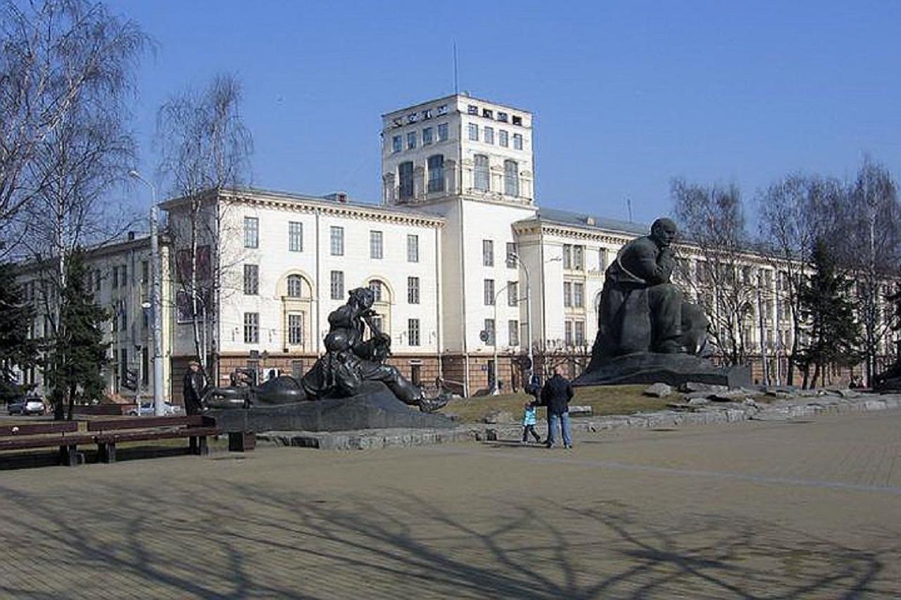 FlatComfort Nezavisimosti 44 Appartamento Minsk Esterno foto